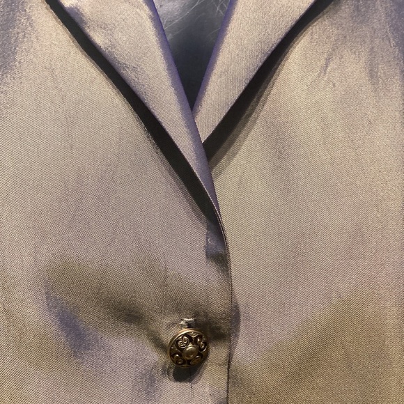 JS Signature Blouse - Picture 2 of 8